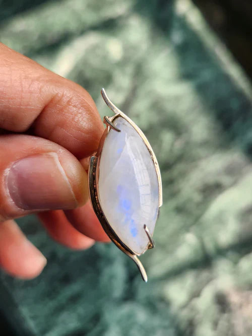 From Ancient Legends to Today’s Trends: The Rising Popularity of Moonstone | Moonstone: The Stone of New Beginnings, Emotional Balance, and Manifestation Power