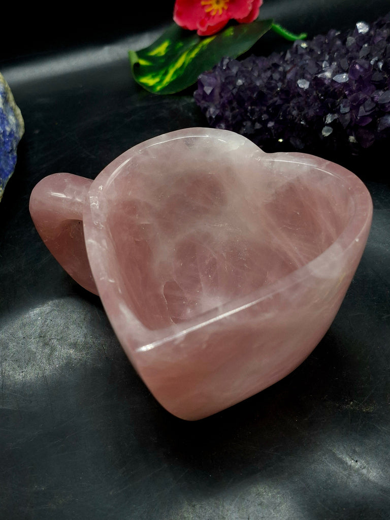 Love and Healing: Discover the Power of Rose Quartz, the Stone of Unconditional Love and Emotional Balance