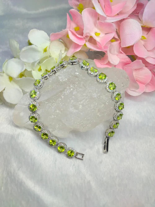 Leo (July 23 - August 22): Peridot, Green Onyx And Ruby