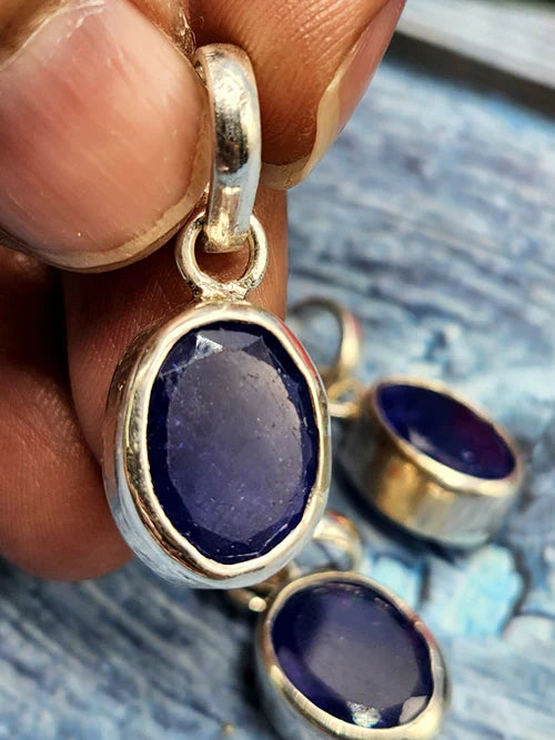 Tanzanite: The Gemstone of Women’s Strength, Emotional Balance, and New Beginnings