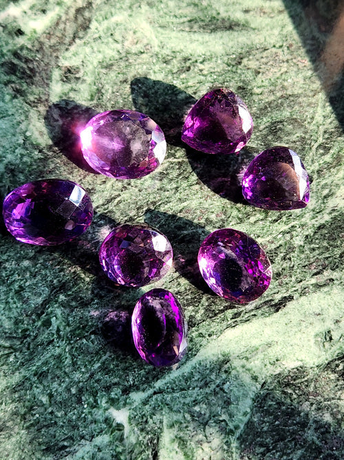 Amethyst for Growth, Intuition, and Balance: A Complete Journey Through Its Benefits and Modern-Day Significance