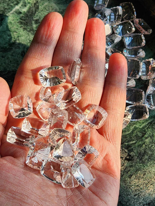 What Crystals Should I Use to Improve My Mental Peace And Positivity? Crystals for Mental Peace and Positivity | Embrace Tranquility with Amethyst, Rose Quartz and Labradorite
