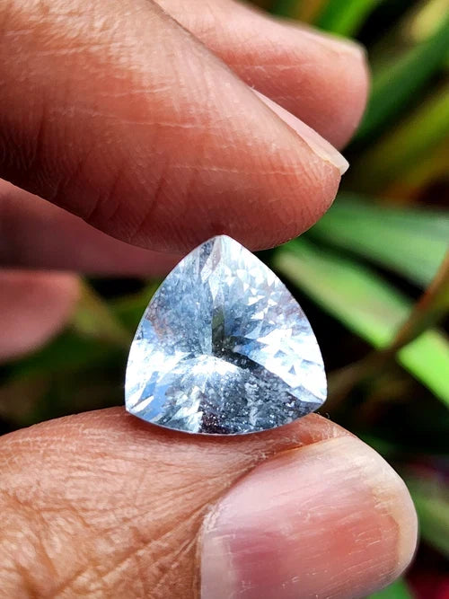 Why Aquamarine Is the Ultimate Gemstone for Emotional Healing and Focus | Shwasam Crystals