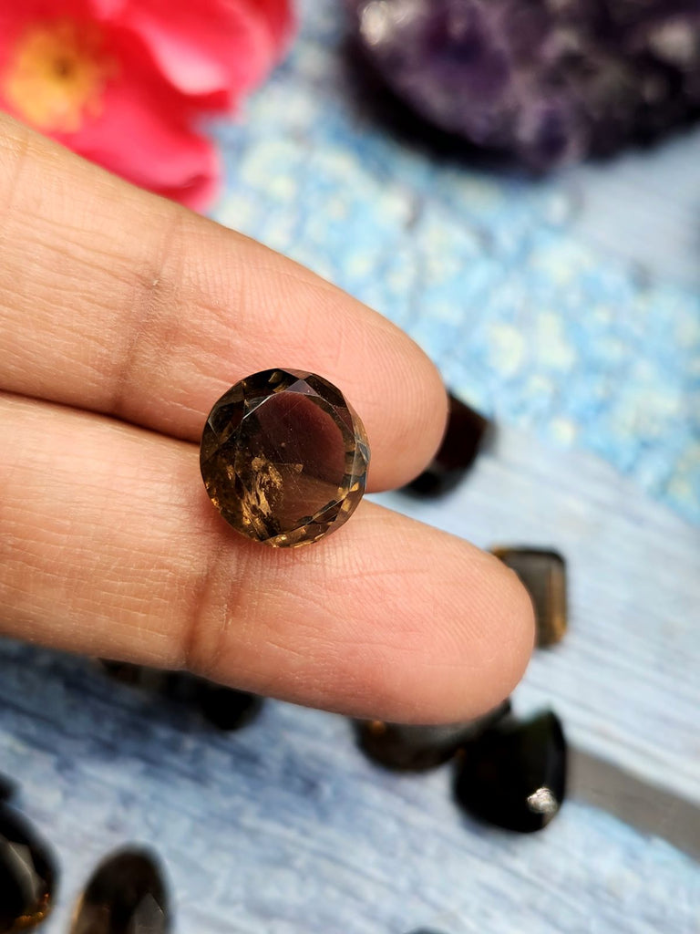 Smoky Quartz: The Gemstone That Brings Simplicity, Confidence, and Emotional Clarity | Shwasam Crystals
