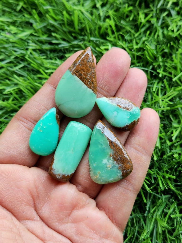 Chrysoprase Gemstone: The Heart-Healing Crystal of Emotional Renewal, Confidence, and Positive Transformation