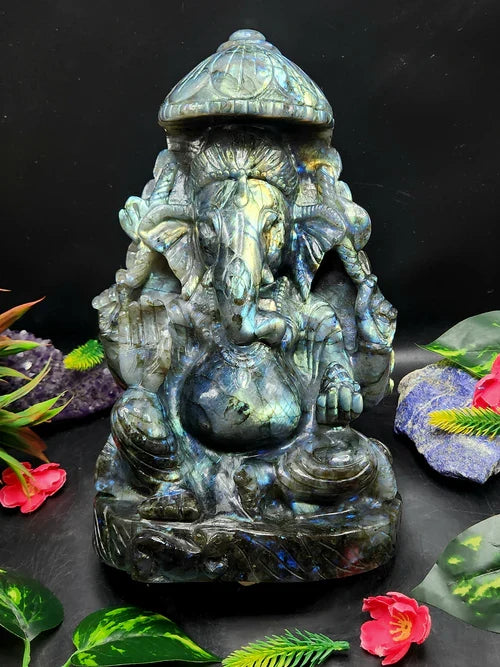 Why Does Labradorite Look Different From Every Angle? The Science Behind Its Flash | Shwasam Crystals