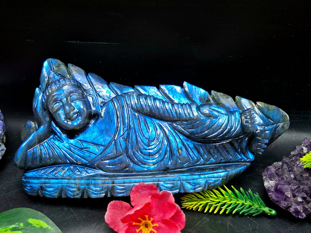 How Labradorite Gemstone Helps Reduce Overthinking and Unlock Hidden Inner Power | Shwasam Crystals