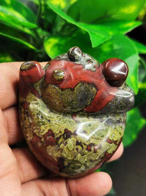 Why Bloodstone Jasper Human Heart Carving Is a Must-Have Gemstone for Home & Meditation
