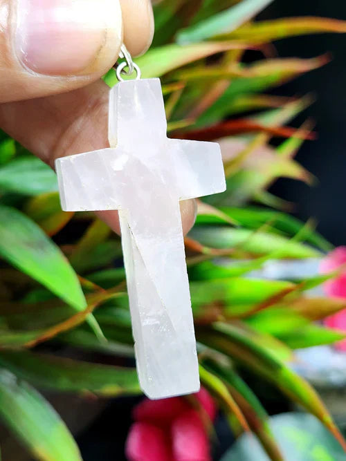 Which crystal is best for improving relationships and gifting on Valentine’s Day to your loved one? | Celebrate Love with Timeless Gemstones: Perfect Valentine’s Day Gifts from Shwasam Crystals
