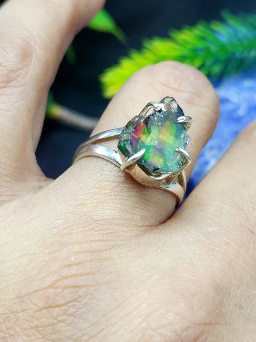 Why Ethiopian Opal Is So Powerful: Emotional Healing, Chakra Activation & Rising Popularity Among Youth