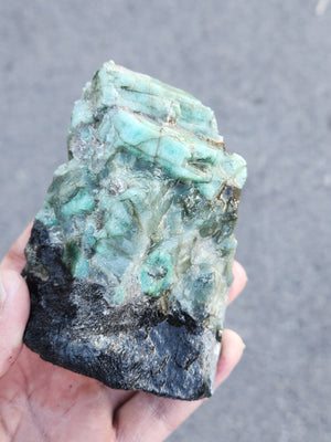 Natural Sakota Emerald Rough Stone: A Perfect Gem for Home and Office Decor | Reiki/Chakra/Healing/Energy
