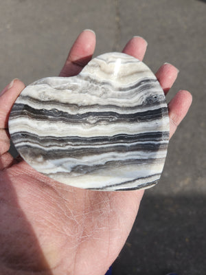Heart Shaped Bowl in Zebra Onyx Stone – A Symbol of Peace, Balance & Elegant Home Decor