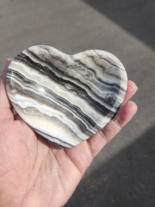 Heart Shaped Bowl in Zebra Onyx Stone – A Symbol of Peace, Balance & Elegant Home Decor
