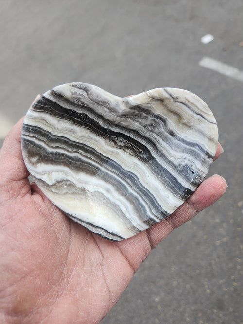 Heart Shaped Bowl in Zebra Onyx Stone – A Symbol of Peace, Balance & Elegant Home Decor