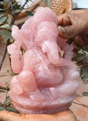 Sculpting Divinity: The Rose Quartz Ganesh - A Harmonious Fusion of Art and Spirituality