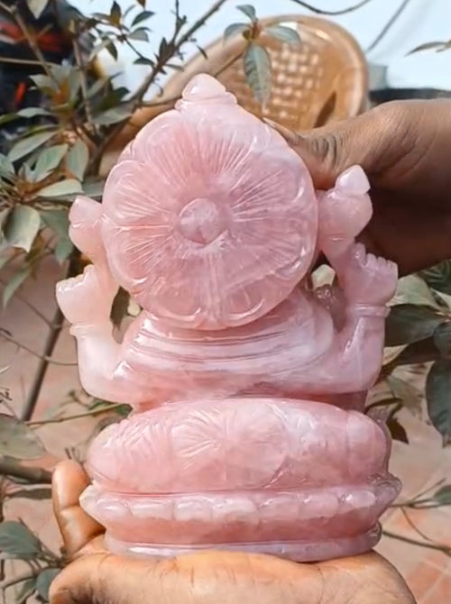 Sculpting Divinity: The Rose Quartz Ganesh - A Harmonious Fusion of Art and Spirituality