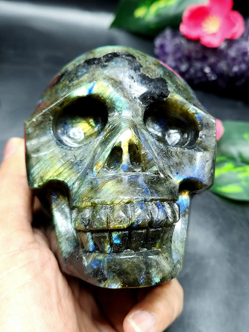 Labradorite skull with blue flash - Haloween gift / Crystal gift / Crystal Healing - Shwasam