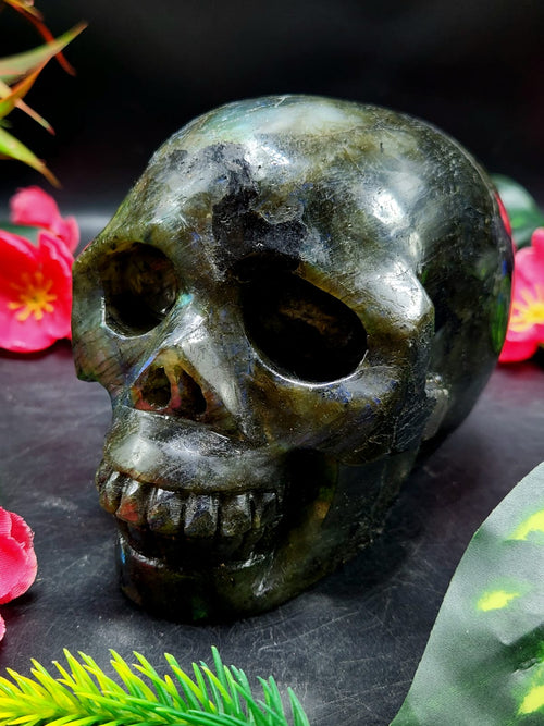 Labradorite skull with blue flash - Haloween gift / Crystal gift / Crystal Healing - Shwasam