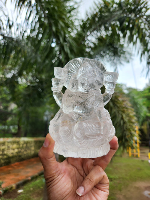 Goddess Laxmi Carving in Clear Quartz – A Divine Symbol of Abundance and Clarity - 4.5 inches and 695 gms (1.53 lb) - Gemstone/crystal carvings for home decor