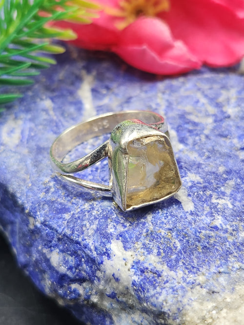 Ethiopian Opal Rough Single Stone Finger Ring - A Mesmerizing Fusion of Nature and Craftsmanship