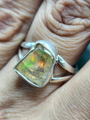 Ethiopian Opal Rough Single Stone Finger Ring - A Mesmerizing Fusion of Nature and Craftsmanship