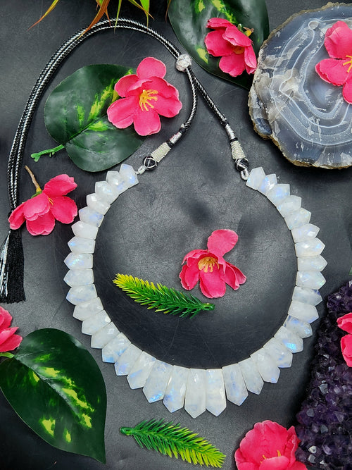 Rainbow Moonstone Cut Stone Necklace with Sarafa - Embrace the Elegance of Radiant Moonstone