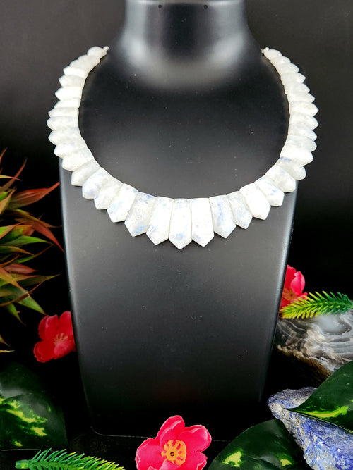 Rainbow Moonstone Cut Stone Necklace with Sarafa - Embrace the Elegance of Radiant Moonstone