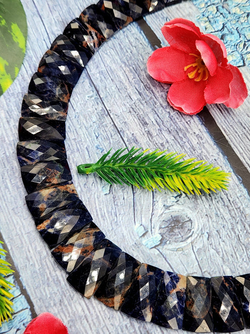 Sodalite Cut Stone Necklace with Sarafa - Dive into the Depths of Sodalite Elegance