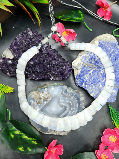 Rainbow Moonstone Cut Stone Necklace with Sarafa - Embrace the Enchantment of Moonlit Radiance