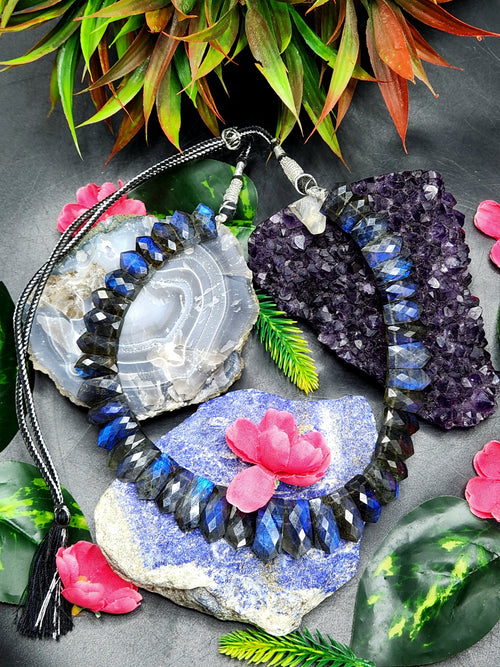 Labradorite Cut Stone Necklace with Sarafa - Unveil the Mystique of Radiance