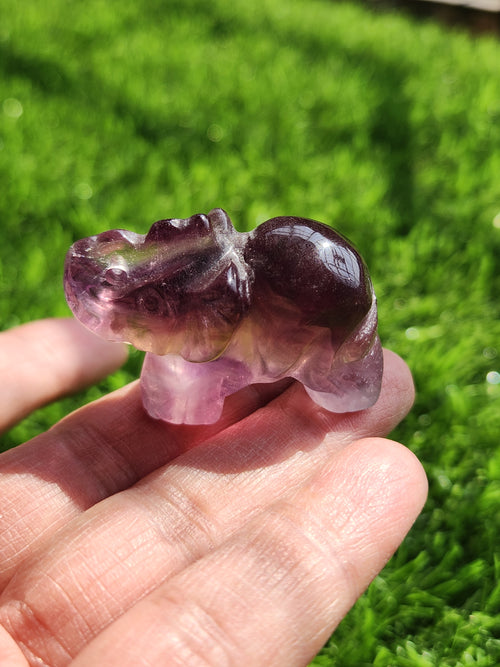 Purple Fluorite Elephant Carving - Balancing Energies in Art and Healing - Animal carving