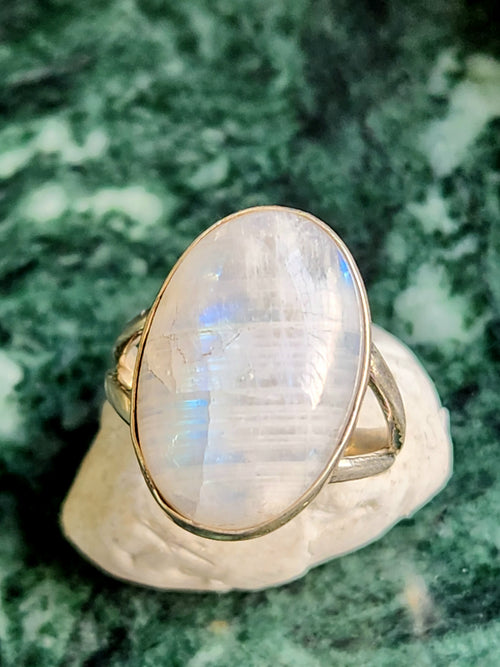 Moonstone Ring in 925 silver - Embracing Elegance and Harmony - Finger Ring