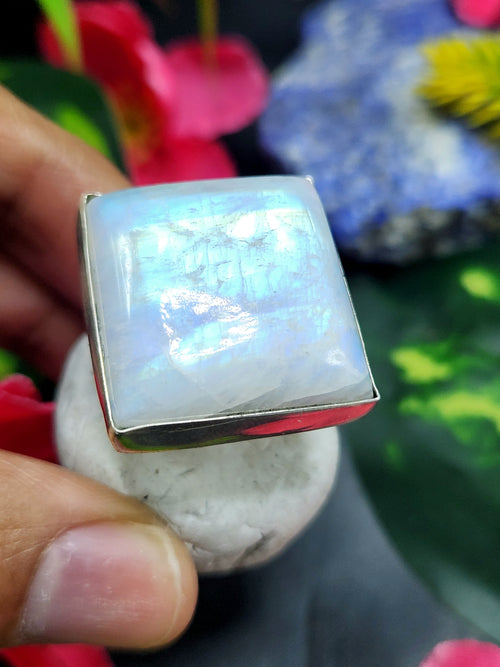 Moonstone Finger Ring in 925 silver - Embracing Lunar Elegance and Mystical Radiance