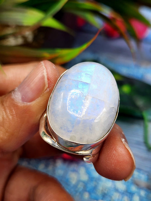Moonstone Finger Ring in 925 Silver - Enhancing Beauty and Well-being