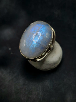 Moonstone Finger Ring in 925 Silver - Enhancing Beauty and Well-being