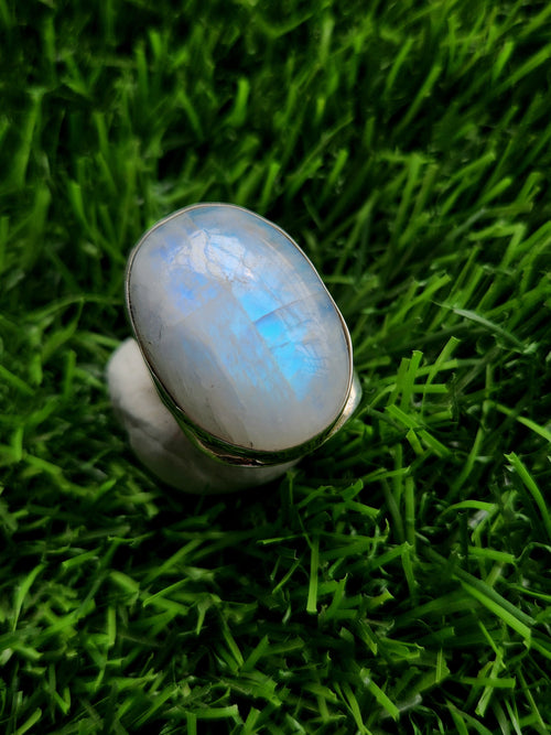 Moonstone Finger Ring in 925 Silver - Enhancing Beauty and Well-being