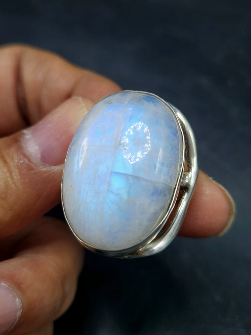Moonstone Finger Ring in 925 Silver - Enhancing Beauty and Well-being