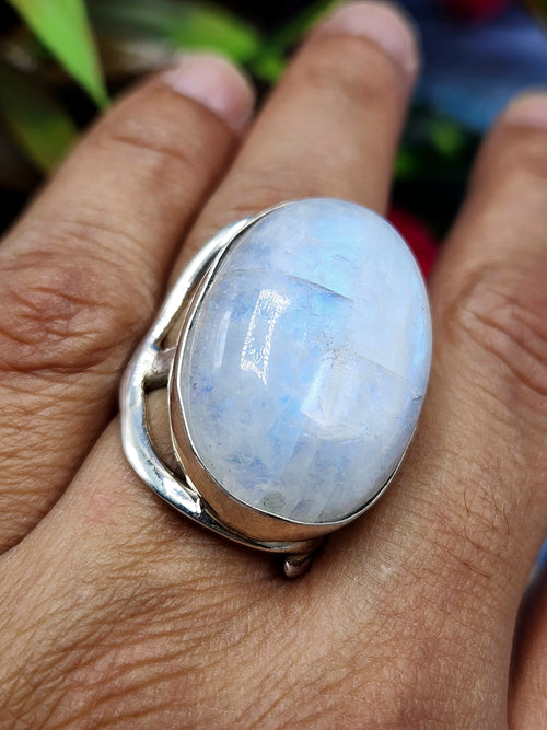 Moonstone Finger Ring in 925 Silver - Enhancing Beauty and Well-being