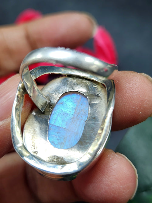 Moonstone Finger Ring in 925 Silver - Enhancing Beauty and Well-being