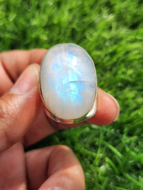 Moonstone Finger Ring in 925 Silver - Enhancing Beauty and Well-being