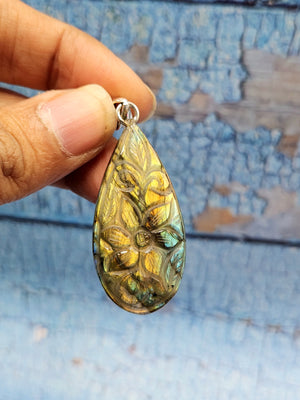 Labradorite Floral Carving Oval Pendant - Unveiling Nature's Mystique in 925 Silver