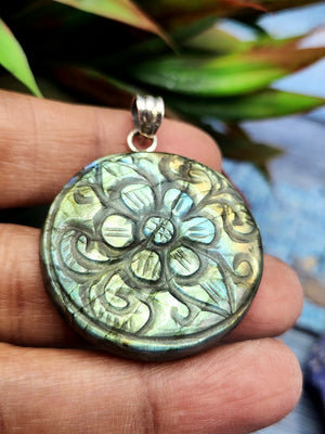 Labradorite Floral Carving Pendant - Mystical Elegance and Transformation