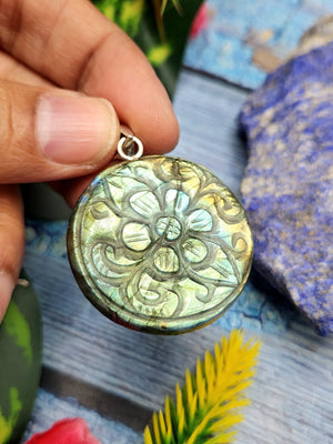 Labradorite Floral Carving Pendant - Mystical Elegance and Transformation