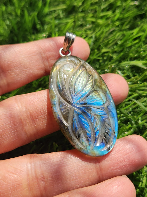 Labradorite Floral Carving Oval Pendant - Radiant Elegance and Mystical Aura