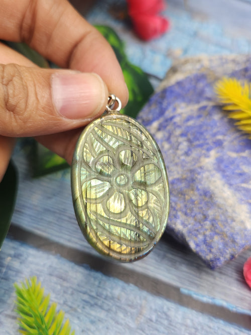 Labradorite Floral Carving Pendant with 925 Silver Loop - A Fusion of Nature's Beauty and Elegance