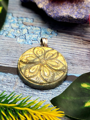 Labradorite Floral Carving Pendant with 925 Silver Loop - A Fusion of Nature's Brilliance & Harmony