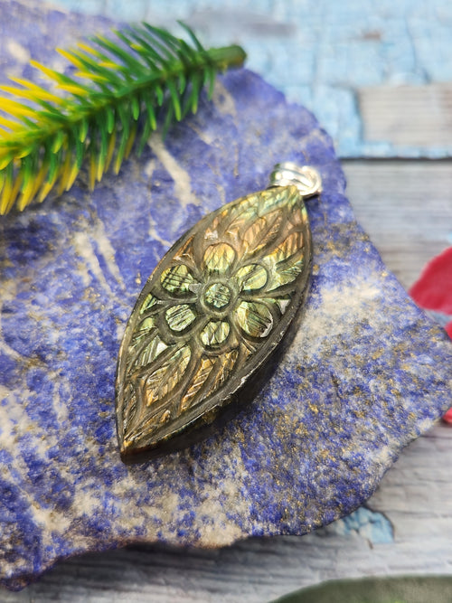 Labradorite Floral Carving Pendant with 925 silver loop - Nature's Elegance and Metaphysical Radiance