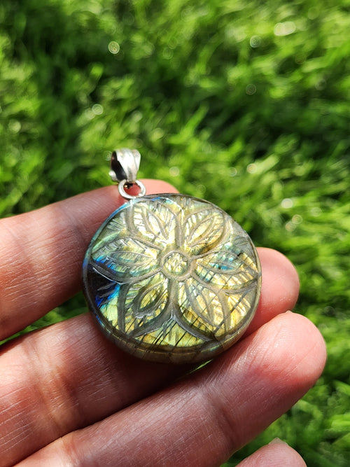 Labradorite Floral Carving Pendant with 925 Silver Loop - A Fusion of Artistry in Gemstone & Radiance