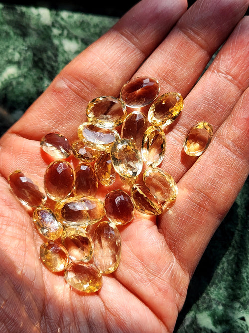 Citrine Faceted Loose Gemstones in Oval Shaped - Radiant Beauty and Energetic Qualities | Lot of 25 units