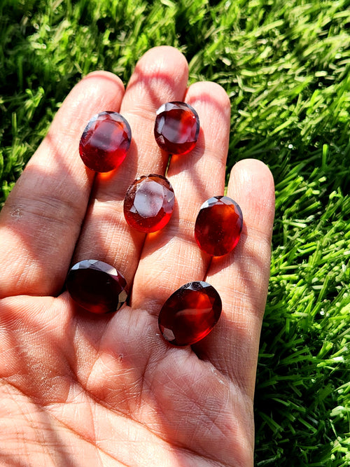 Hessonite Garnet Faceted Loose Gemstones in Oval Shaped - Earthy Elegance and Spiritual Vitality - Lot of 7 units